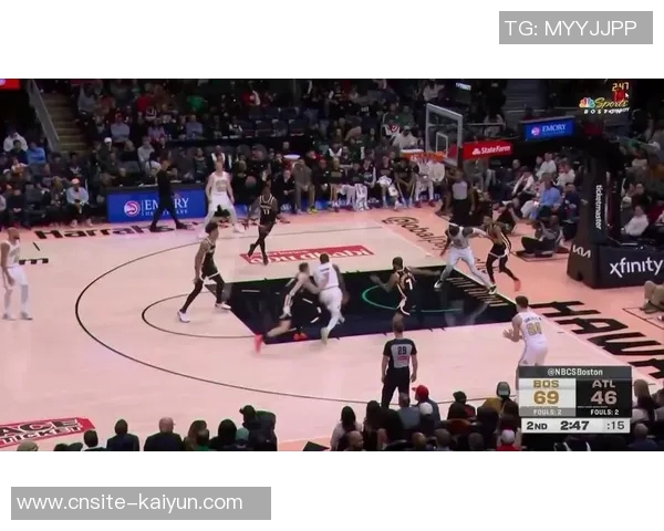 杰伦布朗半场状态低迷中投失准两分球命中率惨淡仅得两分 杰伦布朗半场状态低迷中投失准两分球命中率惨淡仅得两分